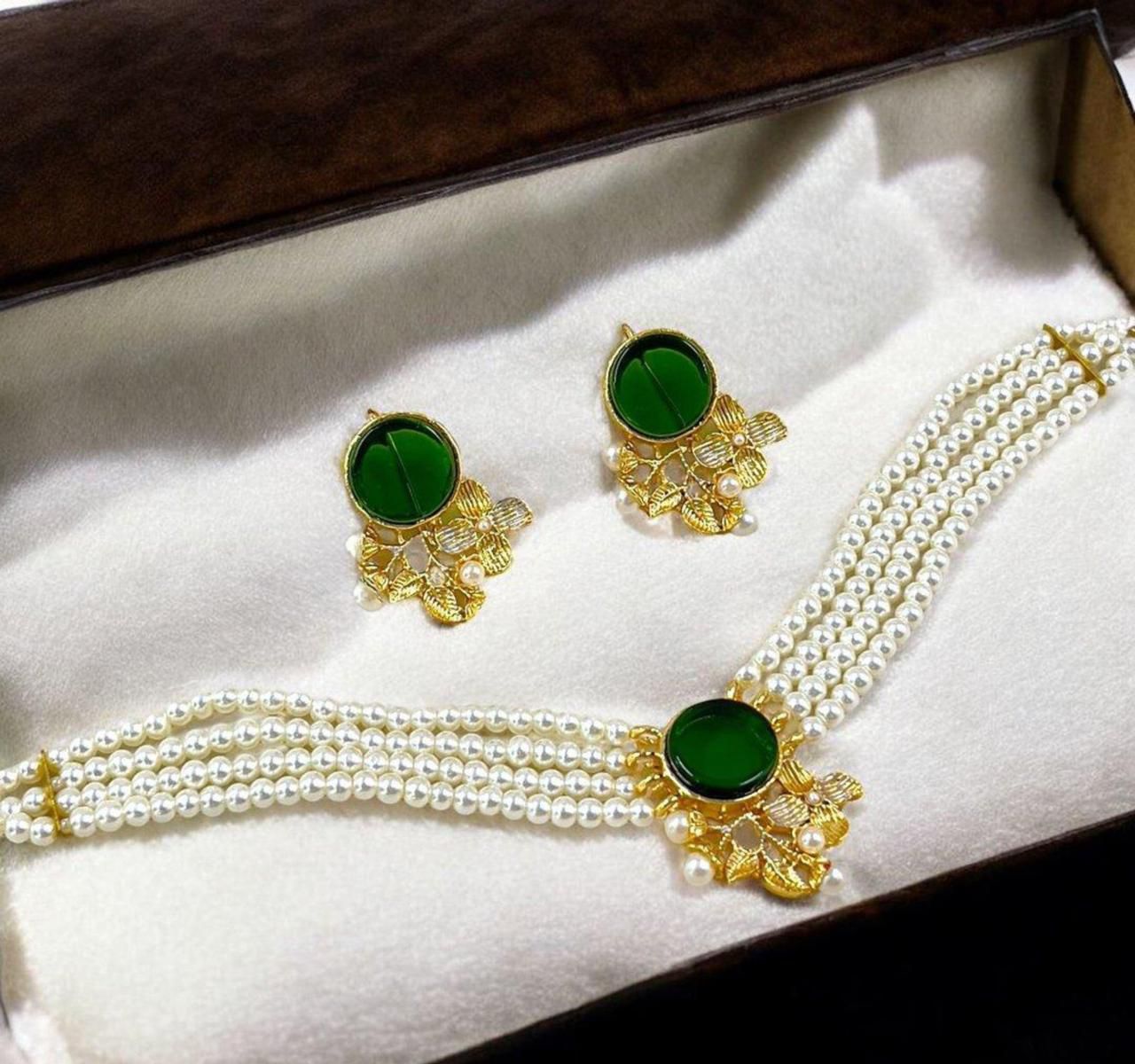 Golden Circle Floral Choker Set