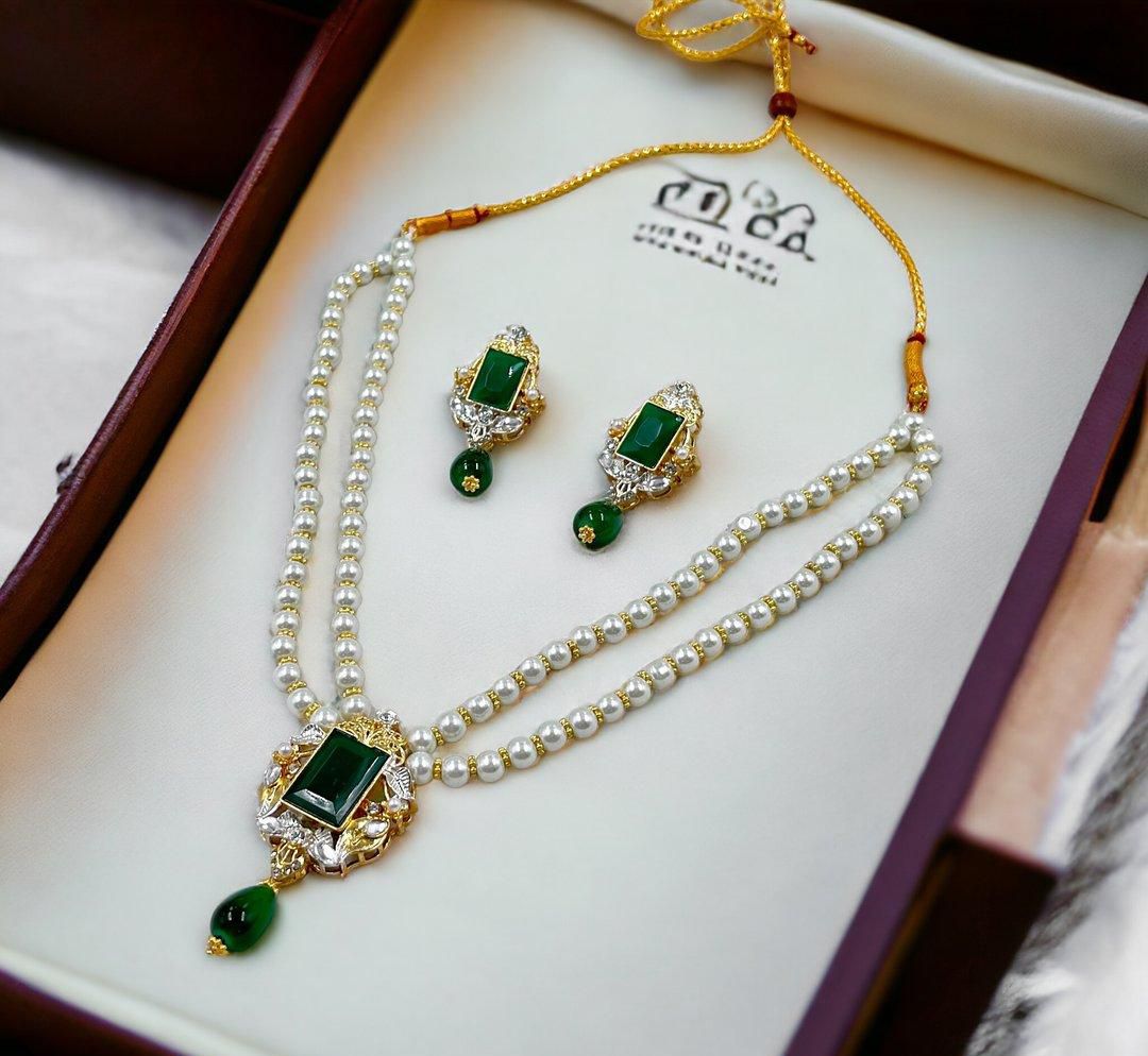 Golden Rectangle Pearl Necklace Set