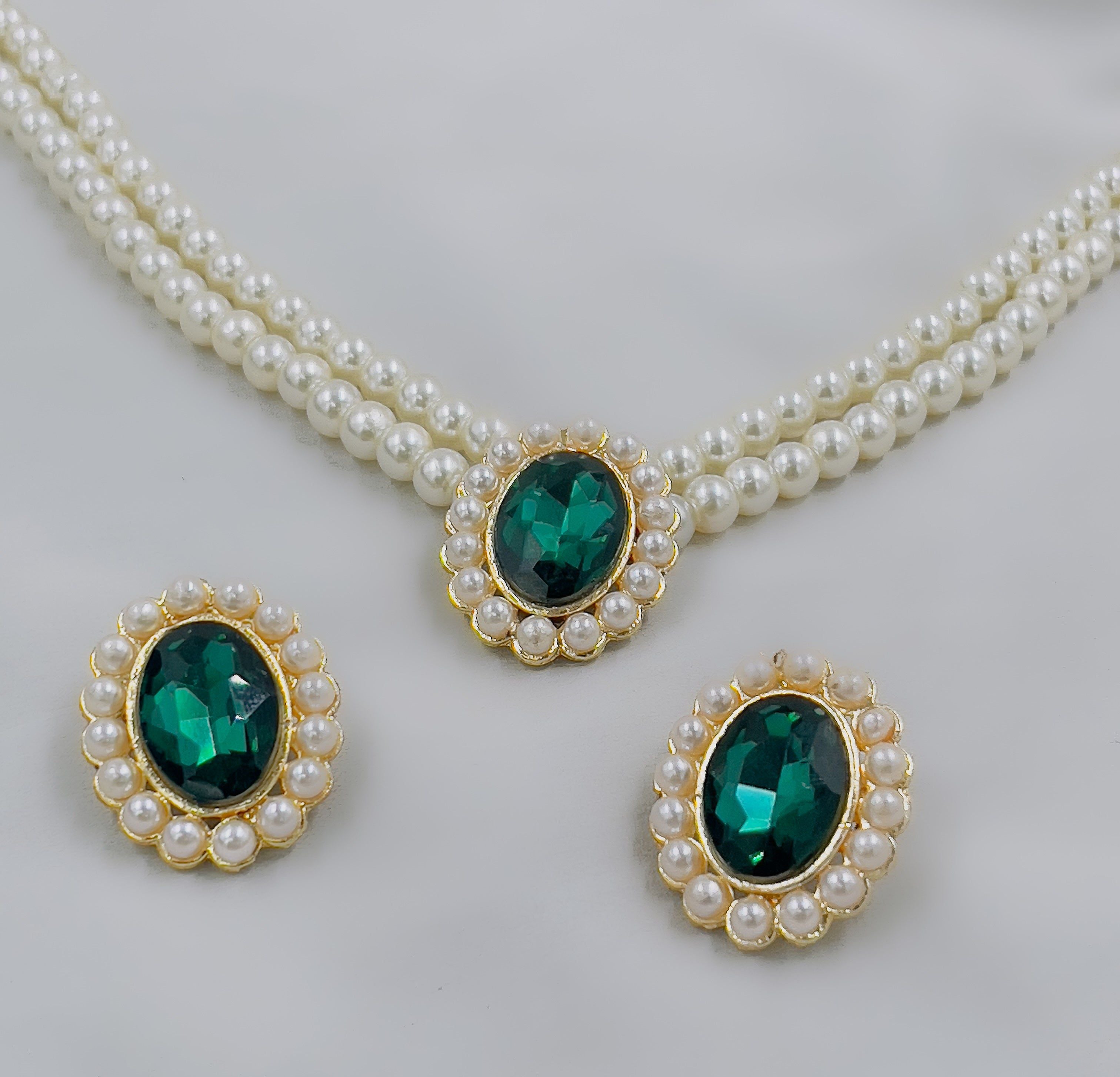 Golden Pearl Oval Choker Set