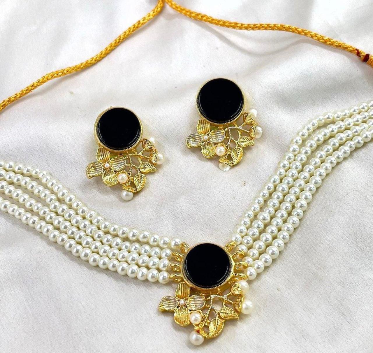 Golden Circle Floral Choker Set