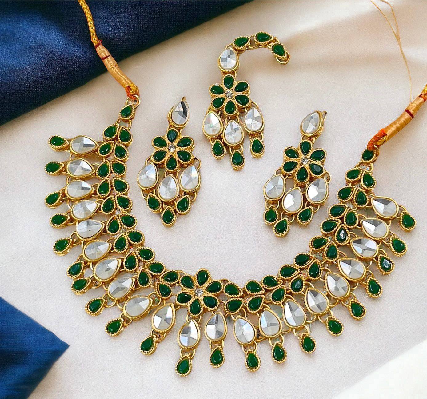 Tear Floral Necklace Se