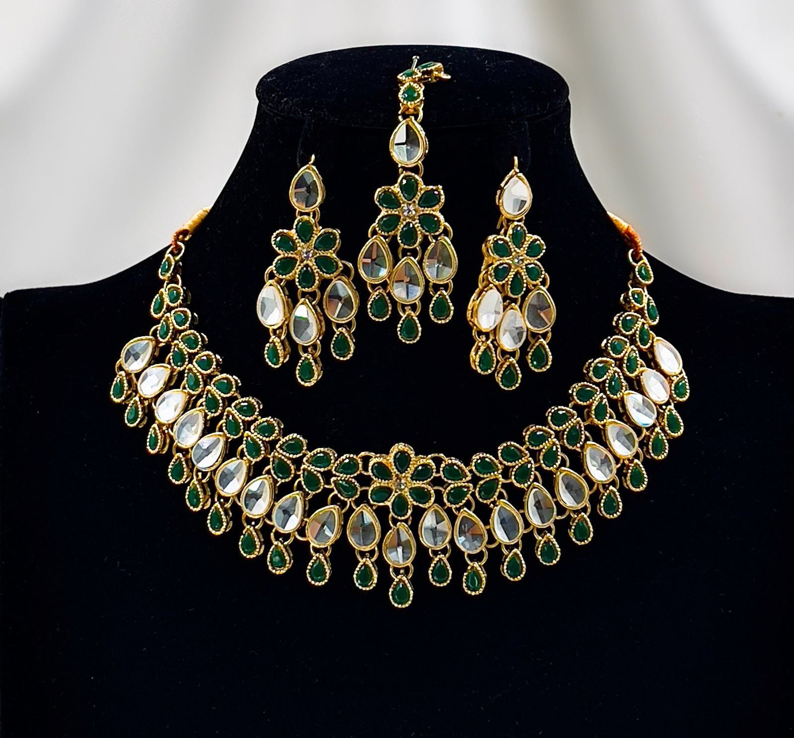 Tear Floral Necklace Se